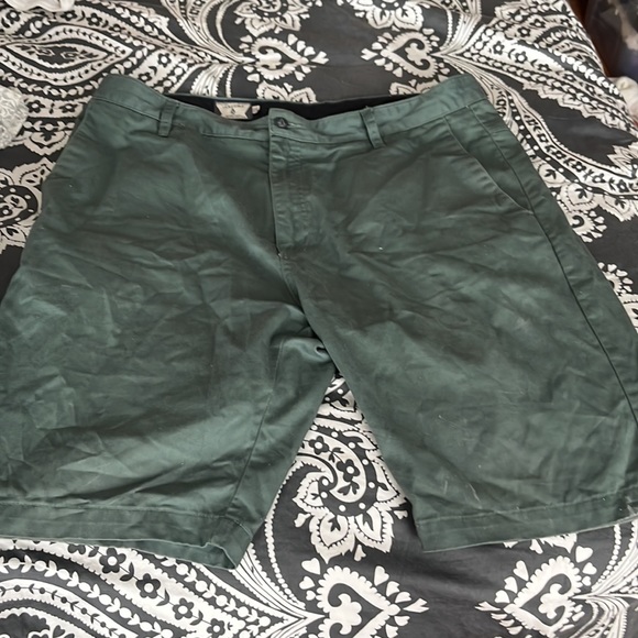 Volcom shorts - Picture 3 of 4